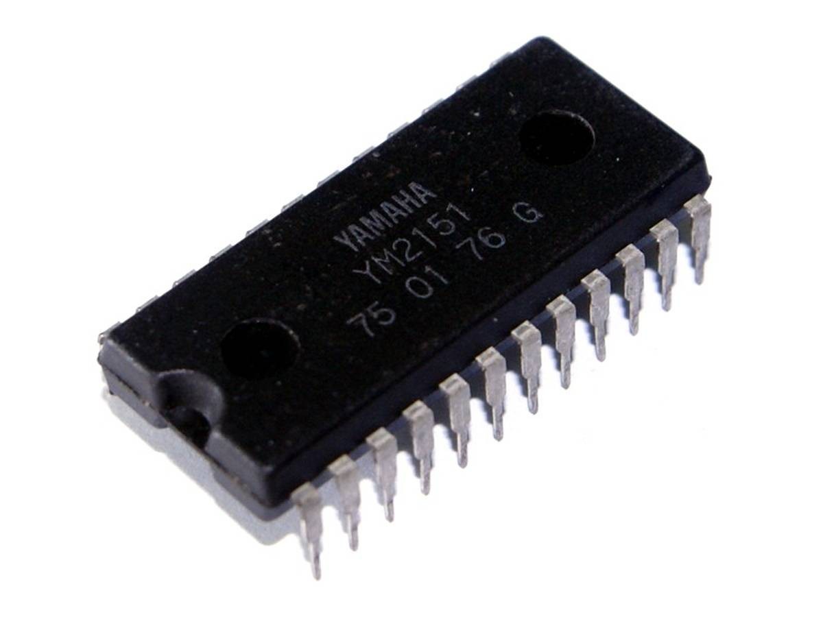 IC YM2151